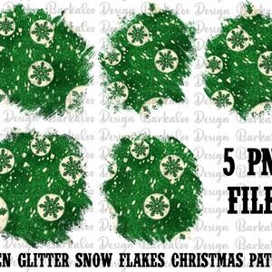 Può includere: Cinque design di carta digitale con fiocchi di neve di glitter verde su uno sfondo bianco. I fiocchi di neve sono disposti in un motivo circolare con un contorno bianco. I design sono perfetti per l'artigianato natalizio e i progetti.