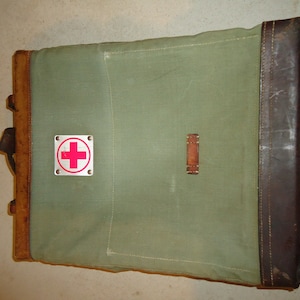 Swiss Army Paramedic Tornister Backpack - Swiss Army medic tornister backpack - Prepper - Bushcraft - Küstlerbedarf Reenactment