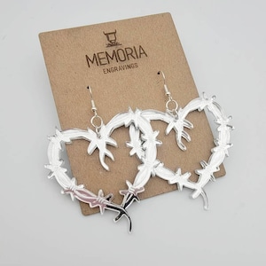 Karol G Heart Silver Mirrored Acrylic Earrings, Karol G Barbed Wire Heart, Aretes de Karol G