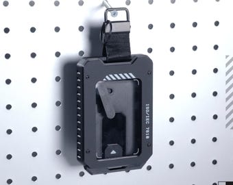 Futuristischer Pop Up Ausweishalter mit Transparent Acryl Panel Schwarze Hülle EDC