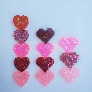 Gaming Heart keychain; 8-bit/pixelated