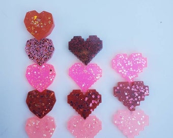 Gaming Heart keychain; 8-bit/pixelated