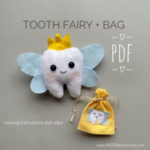 Può includere: Un modello di cucito PDF per una fatina dei denti e una piccola borsa. La fatina dei denti è un dente di feltro bianco con ali blu e una corona gialla. La borsa è di feltro giallo con un design di fatina dei denti. Il modello include istruzioni di cucito e un video.