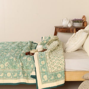 Shoppen Sie Gulaal Indische Jaipuri-Steppdecke mit Blockdruck, bedruckte wendbare Razai-Baumwolle, handgefertigte Steppdecke mit Blumenmuster, Jaipuri Razai, Tagesdecke und Bettdecke Bild 7
