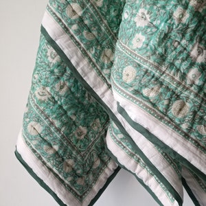 Shopgulaal Baby Quilt Indian Jaipuri Block Print Quilt Printed Reversible Razai Cotton Handmade Floral Quilt, Jaipuri razai, Bedspread