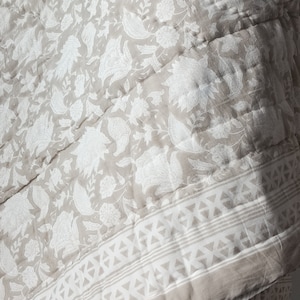 Gulaal Couette indienne Jaipuri Block Print Couette imprimée réversible en coton Razai, floral fait main, Jaipuri razai, Couette couvre-lit image 7