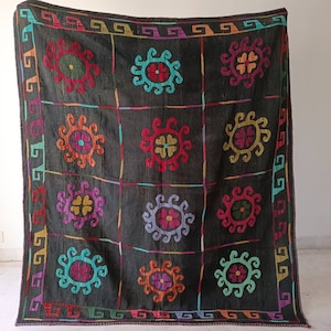 Antique Suzani Cotton Handmade Floral Bedspread, Jaipuri razai, Bedspread, suzani bedspread, suzani quilt, suzani rug, pastel suzani