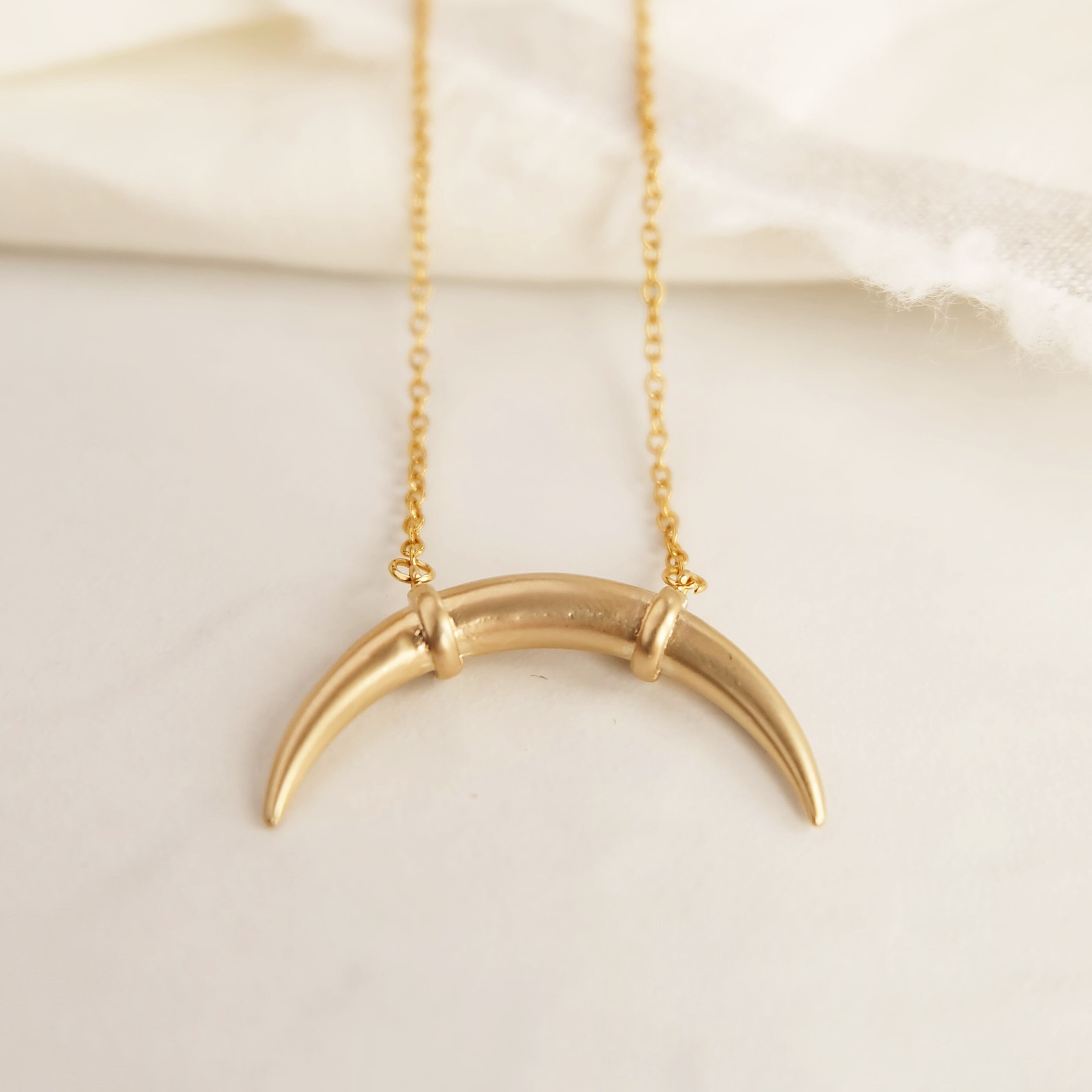 Blake lively the shallows necklace best sale