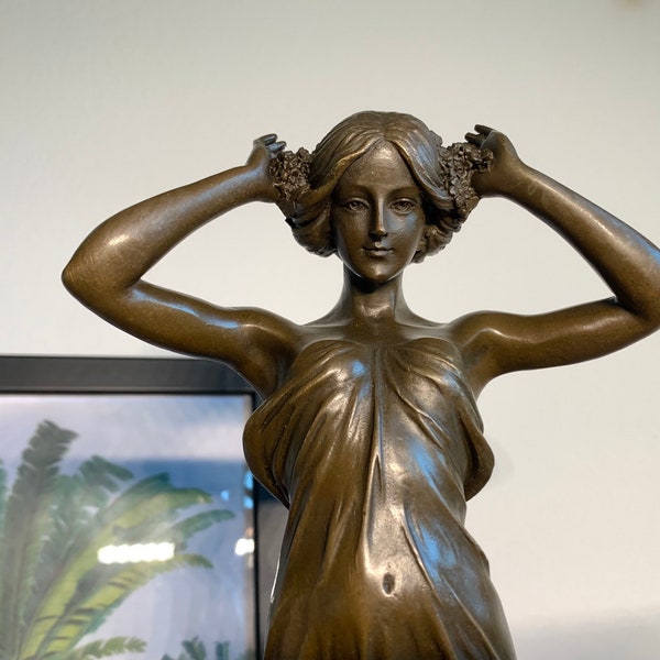 Bronzefigur Nymphe Frau Art deco signiert