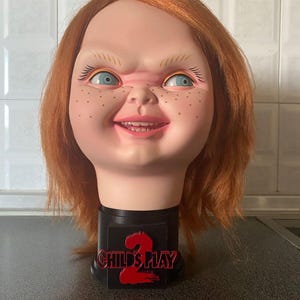 Display Stand for Ultimate Chucky Head – Child’s Play 2 Logo