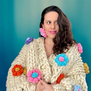 Chunky Knit Cardigan / Suéter de gran tamaño hecho a mano / Colorido Cardigan / Suéter floral hinchado y diseño personalizado / Venta imagen 2