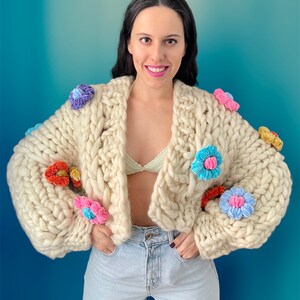 Chunky Knit Cardigan / Suéter de gran tamaño hecho a mano / Colorido Cardigan / Suéter floral hinchado y diseño personalizado / Venta imagen 9