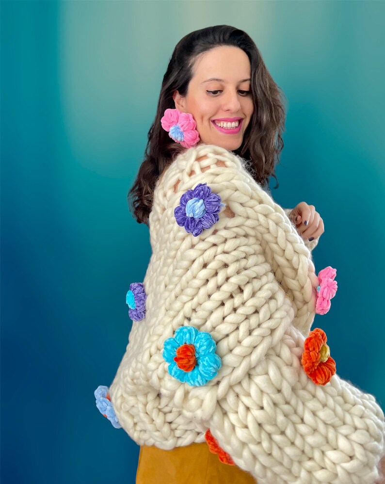 Chunky Knit Cardigan / Suéter de gran tamaño hecho a mano / Colorido Cardigan / Suéter floral hinchado y diseño personalizado / Venta imagen 4