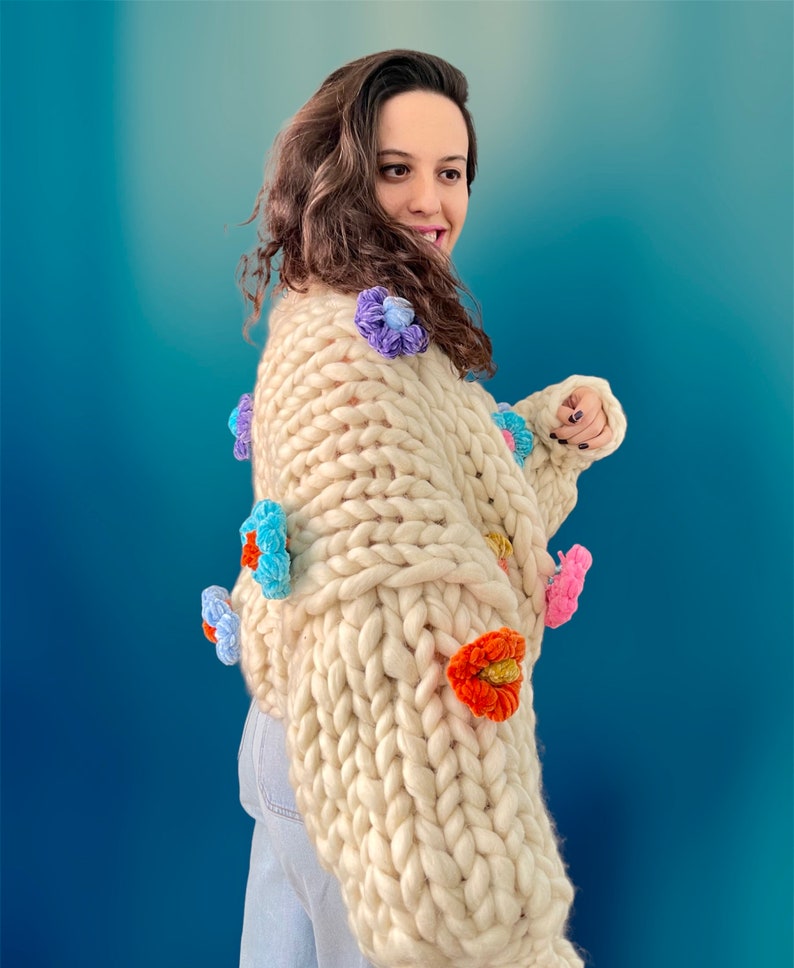 Chunky Knit Cardigan / Suéter de gran tamaño hecho a mano / Colorido Cardigan / Suéter floral hinchado y diseño personalizado / Venta imagen 6