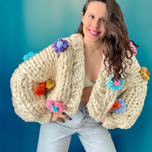 Chunky Knit Cardigan / Suéter de gran tamaño hecho a mano / Colorido Cardigan / Suéter floral hinchado y diseño personalizado / Venta imagen 3