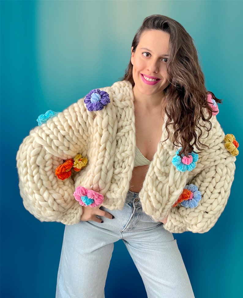 Chunky Knit Cardigan / Suéter de gran tamaño hecho a mano / Colorido Cardigan / Suéter floral hinchado y diseño personalizado / Venta imagen 3