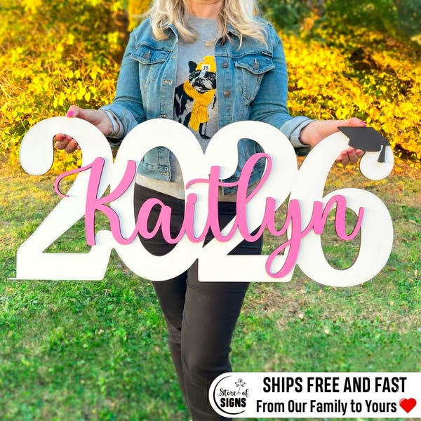 Letrero de graduación para estudiantes de último año de las promociones 2026 y 2027 / Decoración personalizada de madera con nombre / Decoración para fiestas de la promoción 2026-2027 / Kaitlyn