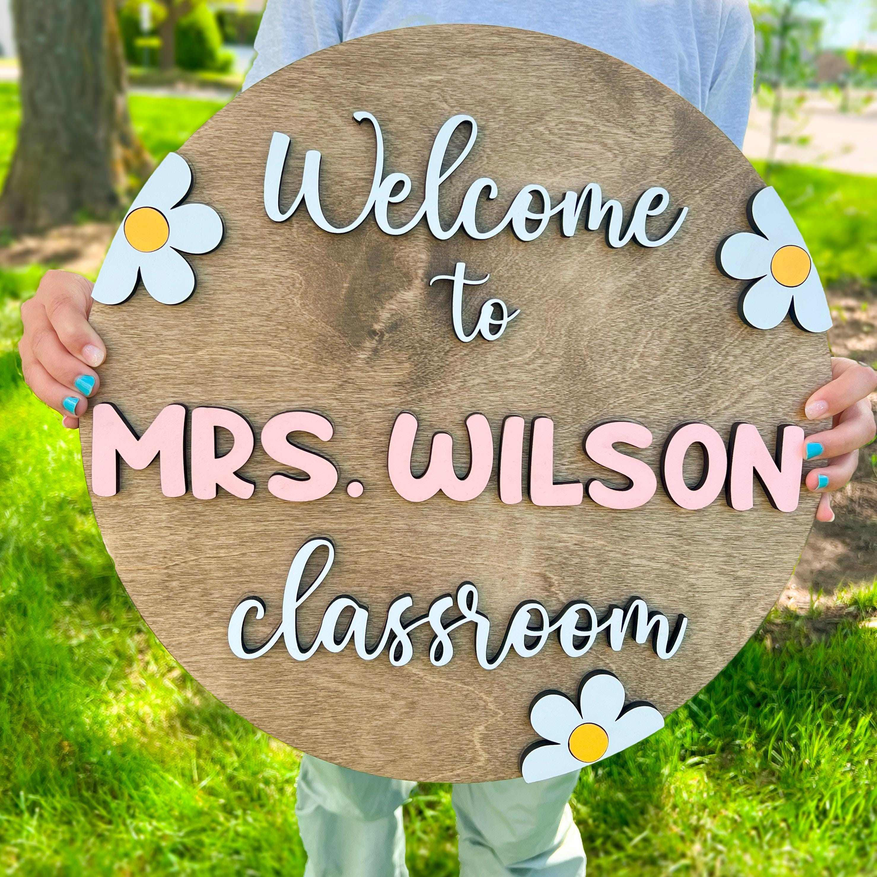 Personalized Teacher Sign – Custom Classroom Door & Desk Signs for Techer Appeciation Gifts, Back To School, Teacher's Day Gift