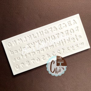 Molde de silicona con letras del alfabeto (mayúsculas y minúsculas) y números, 62 cavidades.