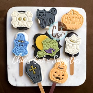 Happy Halloween  / Halloween Themed Cookie Cutter With Stamp 16 pcs. Set
