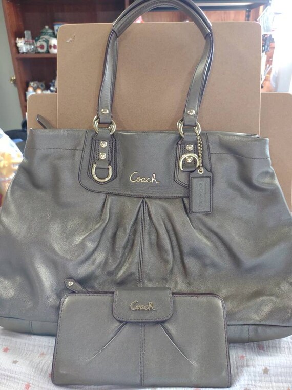 Coach purse and wallet set