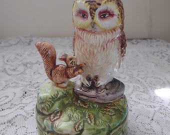 Schmid Beatrix Potter Music Box, Old Mr. Brown Owl and Squirrel