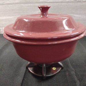 The Pampered Chef Stoneware Casserole Dish Cranberry 1.5 Liter/6cup 