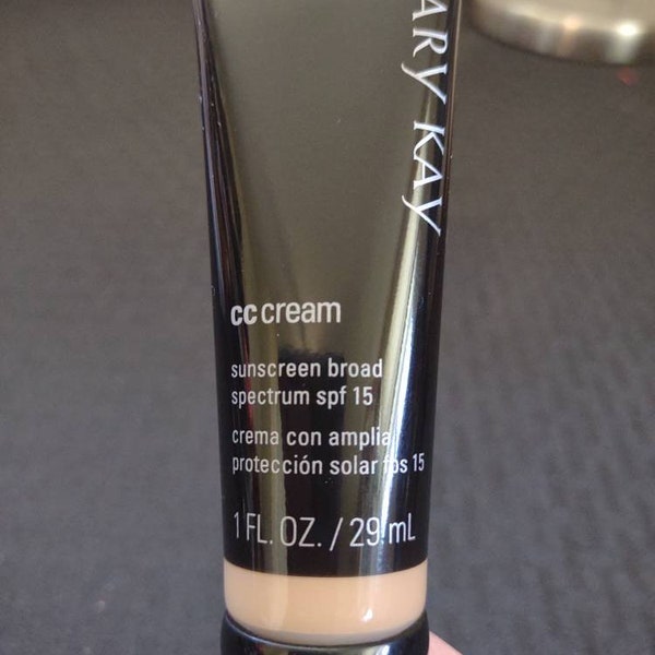 Mary Kay Cc Cream 1 OZ. Very Light