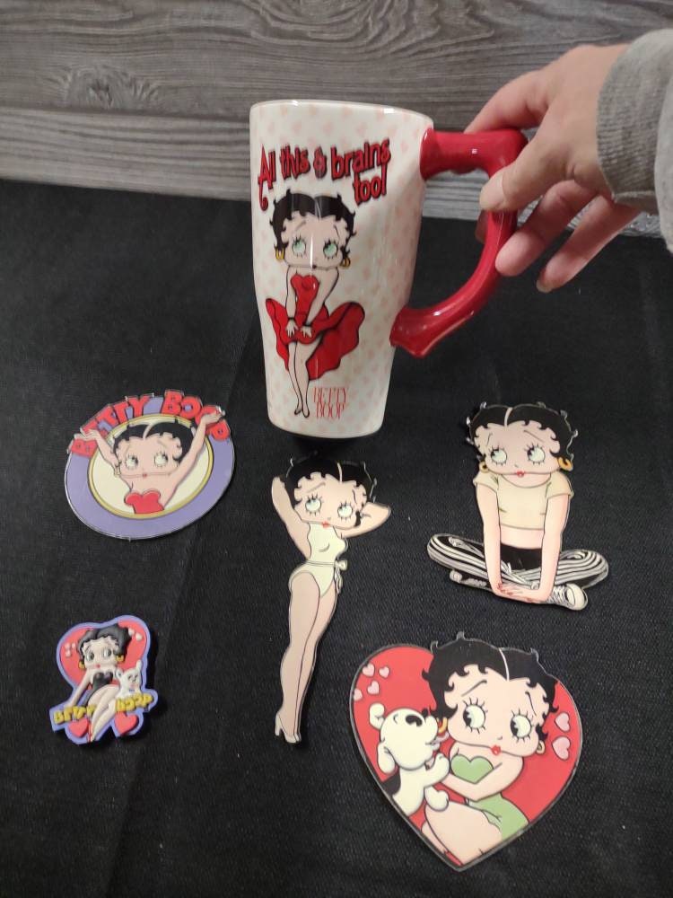 NJ Croce Betty Boop 11 oz Ceramic Mug