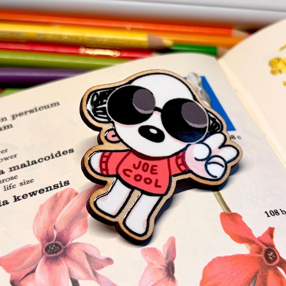 Esnupi Cool Wooden Pin