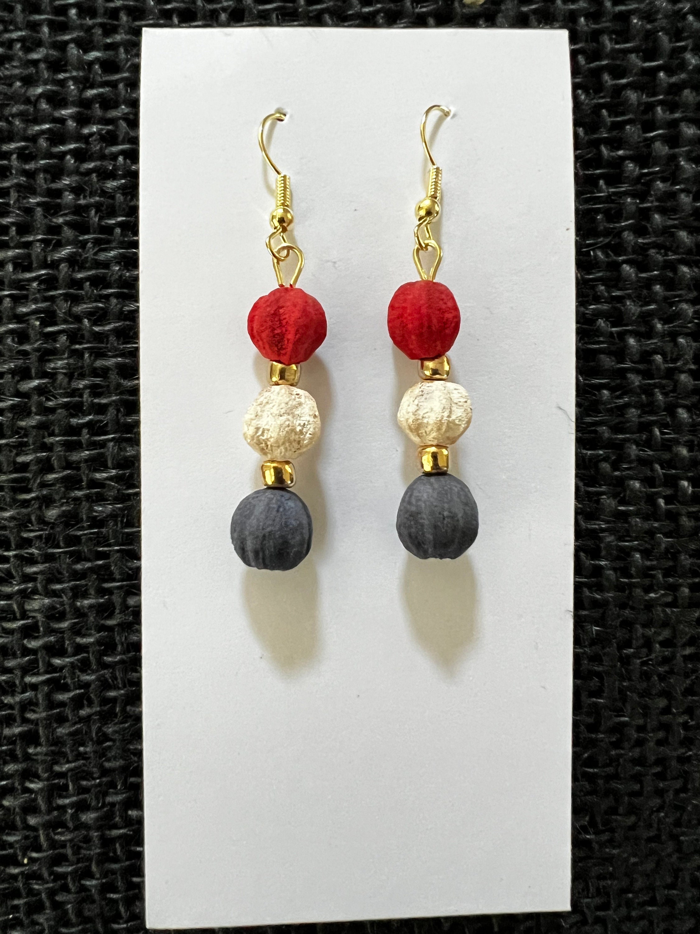 Charleston ChinaBerry Earrings| Jewelry| Southern Jewels| Southern Beads| Earrings| Fourth of July| Bracelet| Charleston| SweetgrassBasketry