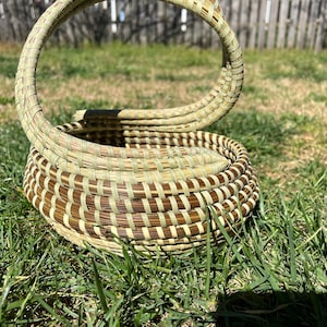 S-handle Basket| Sweetgrass Fanner | Gullah basket| Charleston Basket| Sweet grass Basket| Wedding Basket|  Fruit Basket | Bread Basket