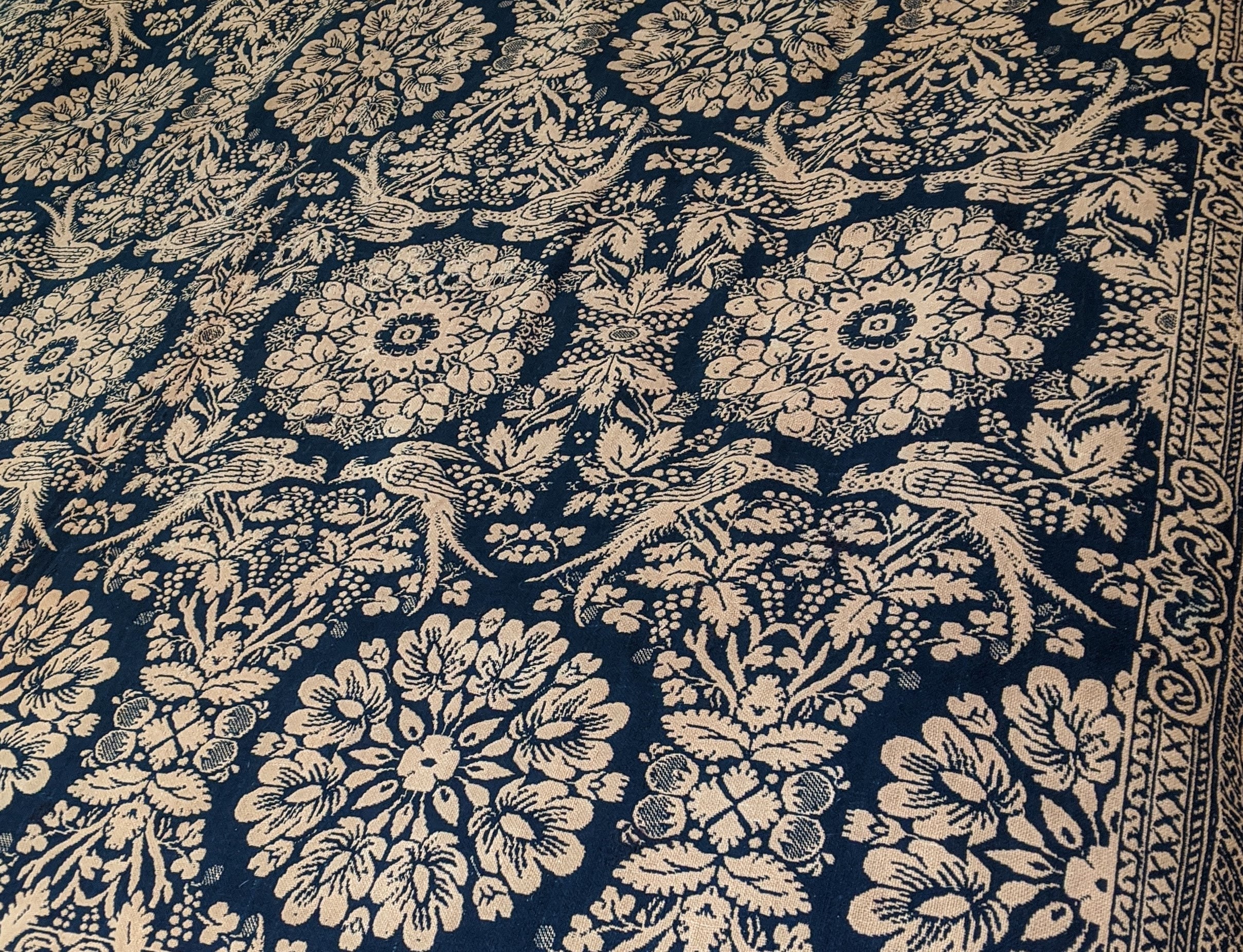 Superbe Couverture/Couvre-Lit Queen-Size Antique en Tissu Jacquard Daté de 1847 avec Des Motifs Flor