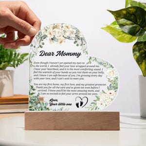 Schwangerschaft Geschenk: Herz Acryl Plakette mit LED Sockel
