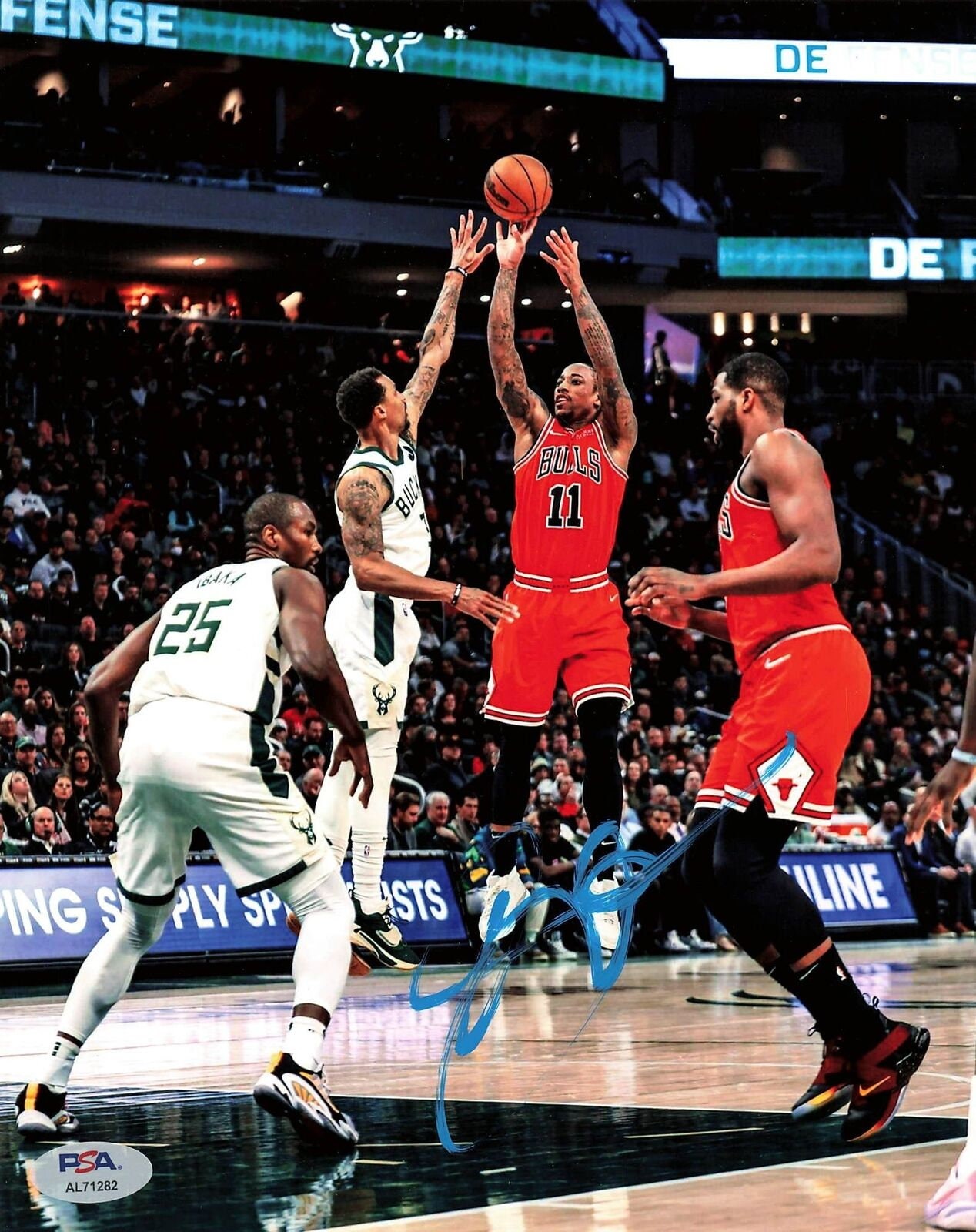 DeMar DeRozan Signed Chicago Black Basketball Jersey (Beckett)