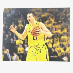 Jon Horford Signed 8X10 Photo Psa/Dna Michigan Wolverines Autographed