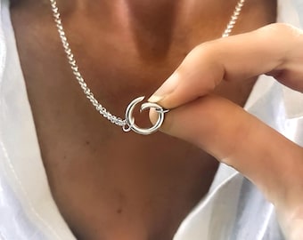 Collar con dije de plata para principiantes – cadena rolo, placa premium 925