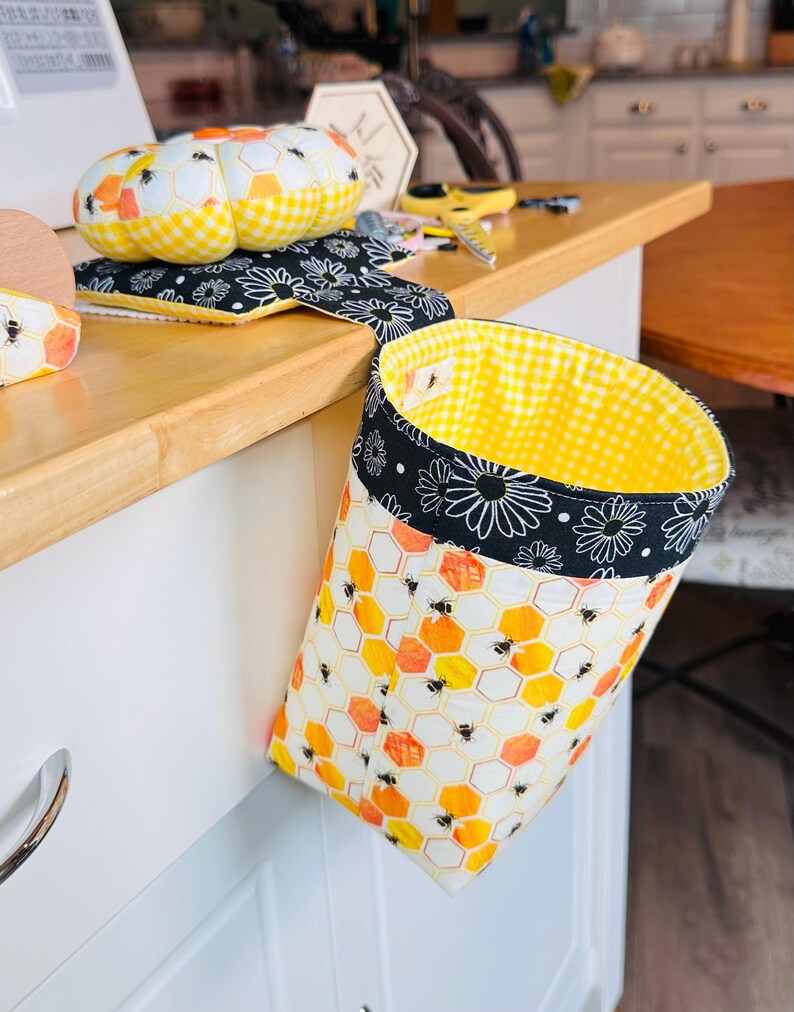 7” Bees and Honeycomb Thread Catcher/scrap Caddy, Pincushion ...