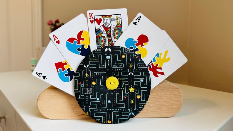 Playing Card Holder,Easy-Holdem Ergonomic,Cushioned,great for kids and elderly,arthritis,carpal tunnel,hand and wrist conditions,small hands Video Games