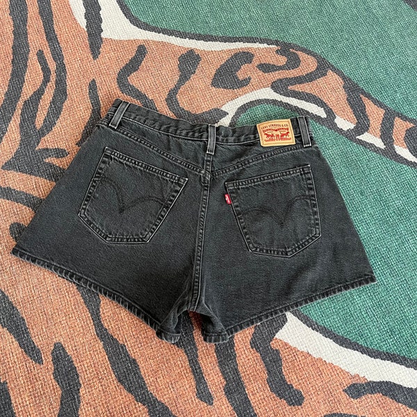 vintage faded black Levi’s mom Jean shorts curvy