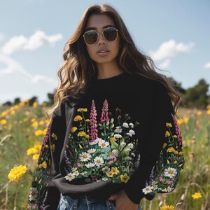 Wildflower Sleeve sweatshirt,Cottagecore Sleeve,Wild Flowers Shirt,Floral Sleeve Sweatshirt,Flower Sleeve,Best Friend Gift,Unique Sweatshirt