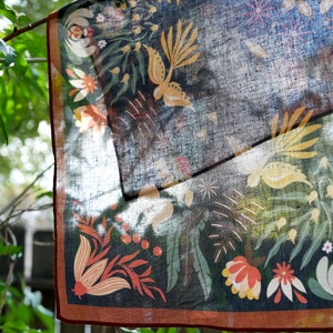 Einzigartige exotische Blumen Bandanas bunte ethnische inspiriert Original Art Boho Mandala Taschentuch Geschenk 100% Baumwolle Voile botanischer Haarschal Bild 4
