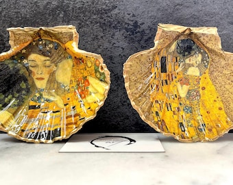 Gustav Klimt “The Kiss” Scallop Shell Trinket Dish | Gold Leaf Jewellery Dish | Handmade Coastal Decor | Two Design Options