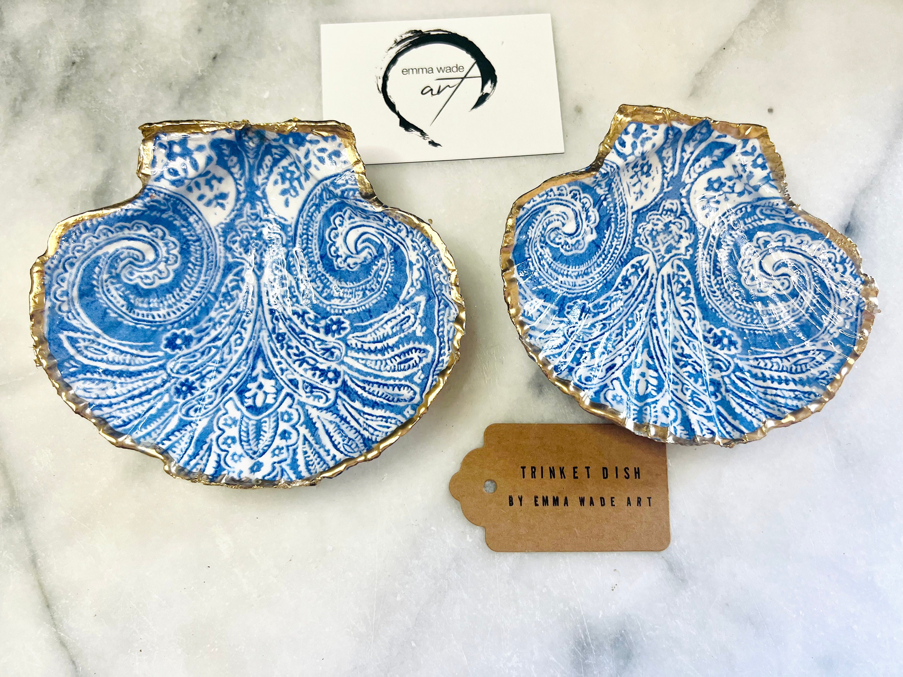 Handgemachte Blue Paisley Jakobsmuschel Shell Trinket Dish. Jakobsmuschel Ringschale. Mit flüssigem Blattgold handvergoldet und mit einem Hochglanzharz versiegelt.