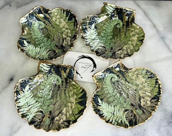 Fern Green Scallop Shell Trinket Dish | Forest Fern Jewellery Dish | Gold Leaf Coastal Decor | Nature Lover Gift