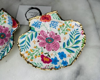 Summer Flowers Floral Scallop Trinket Dish: Hand-Gilded Gold Leaf Jewellery Dish, Floral Gift, Bridgerton Gift