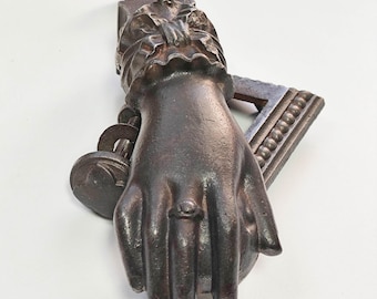 Französischer Türklopfer aus Gusseisen von Cheminée Forges (Haute-Marne), mit Original Platte