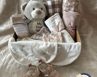 Newborn Essentials Gift Box, Ultra-Soft Baby Clothes, Blanket, Bear, Hat, Mittens, Socks, Burp Cloths
