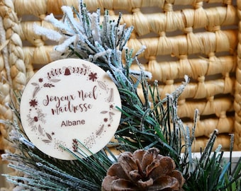 The small personalized wooden magnet “Merry Christmas or Happy New Year” (Grandma, Mistress, nanny, etc.) - Wooden magnet - Christmas mistress gift -