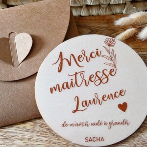 Carte «Merci maîtresse-Nounou-Atsem» en bois personnalisée - Cadeau maîtresse- Carte bois maîtresse-Affiche maîtresse - Cadeau fin d'année -